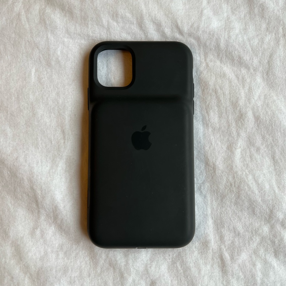iPhone 11 smart case